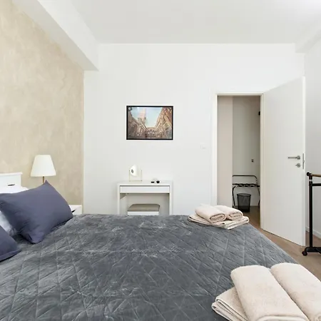 Mir Apartment