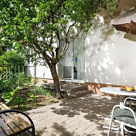 Apartment Mir *